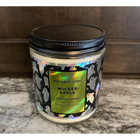 B&BW New Wicked Apple  7 Oz Single Wick Candle Bath & Body Works - Picture 1 of 1